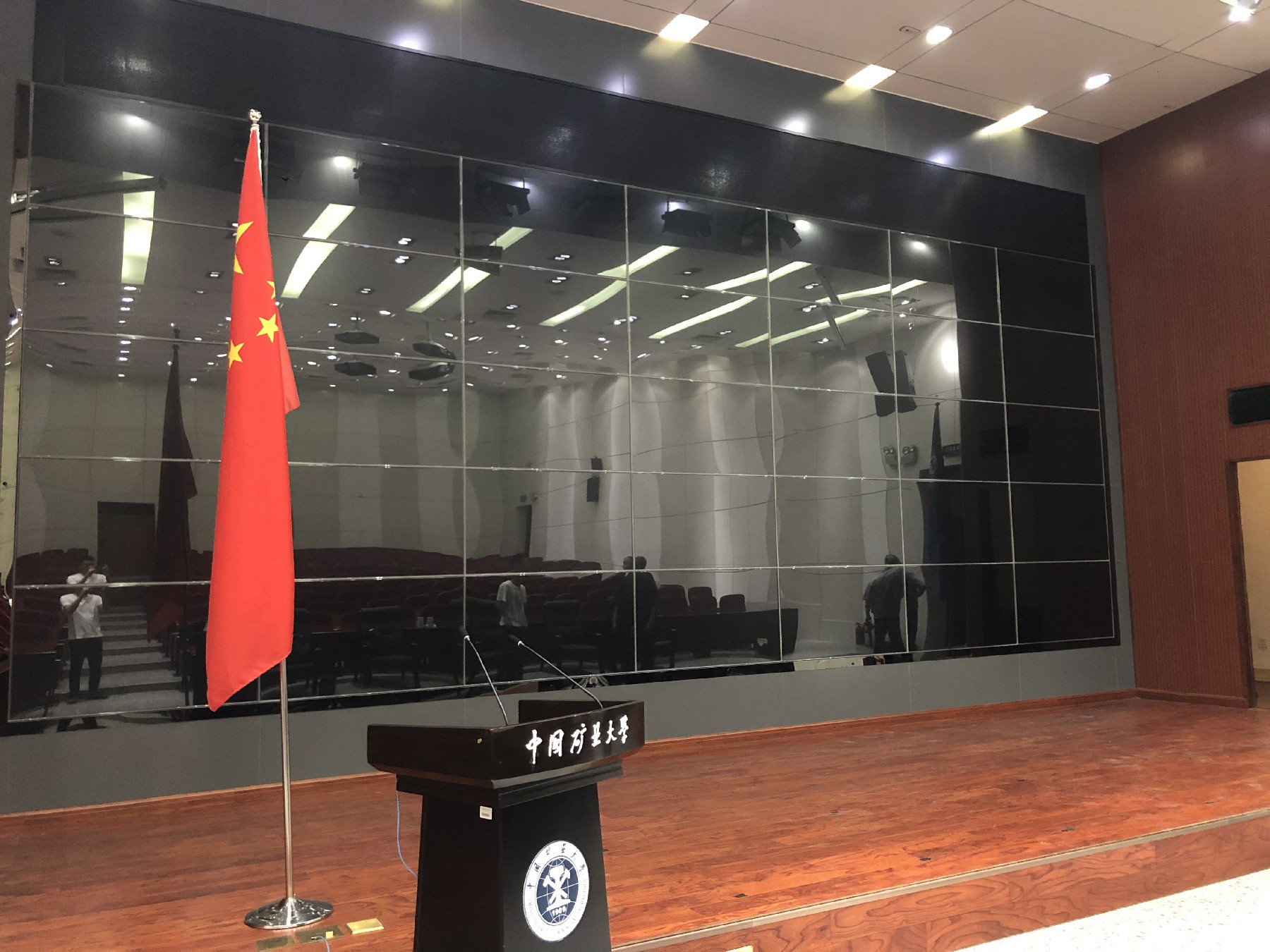 無(wú)縫液晶拼接屏